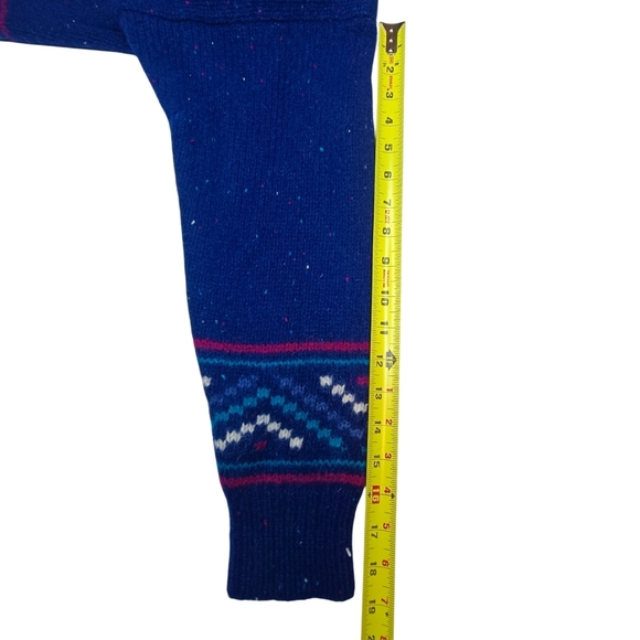 Vintage GANT The Rugger Wool Blend Sweater Navy Blue Geometric Aztec Print - Picture 10 of 10